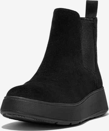 FitFlop Chelsea Boots in Black: front