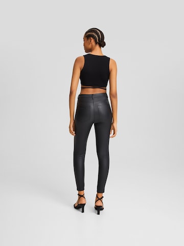 Bershka Skinny Nadrág - fekete