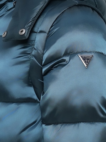 GUESS Talvitakki värissä sininen