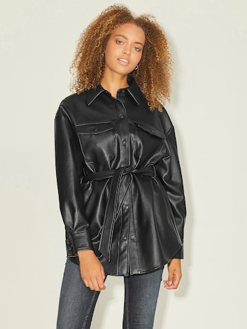 JJXX Between-Season Jacket 'Luna' in Black: front