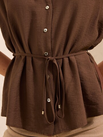 Friends Like These Blouse in Brown