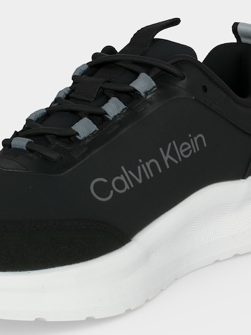Baskets basses 'Lightweight Runner' Calvin Klein en noir