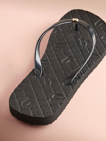 Séparateur d'orteils B by Ted Baker en noir