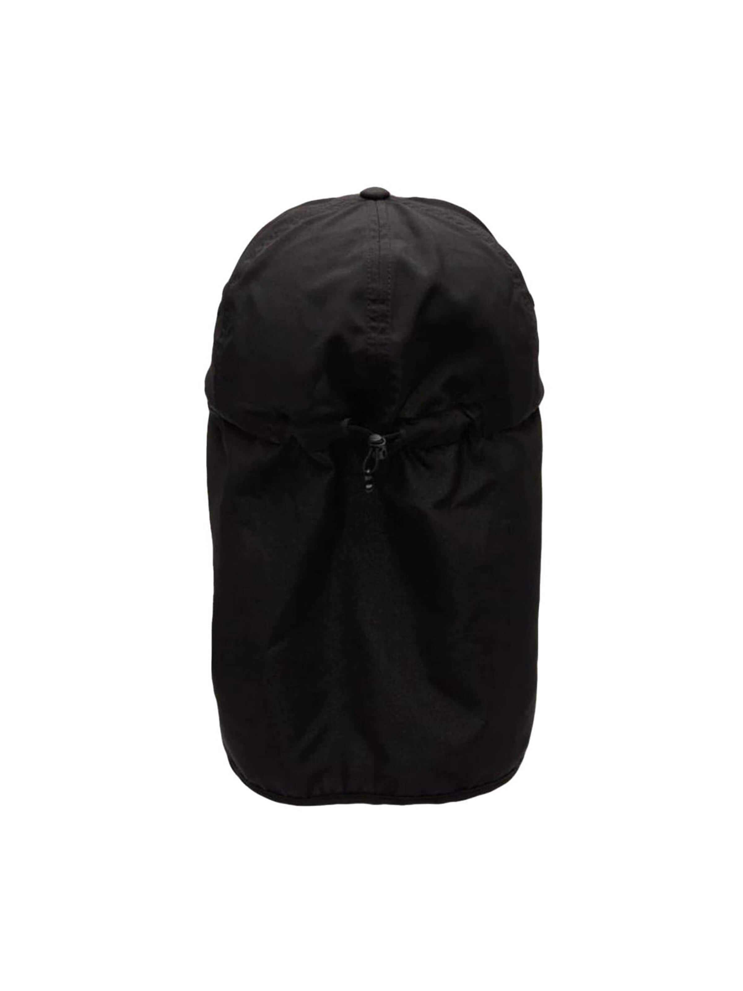 Obey Pet 'Sahara 6 Panel Trail' in Zwart