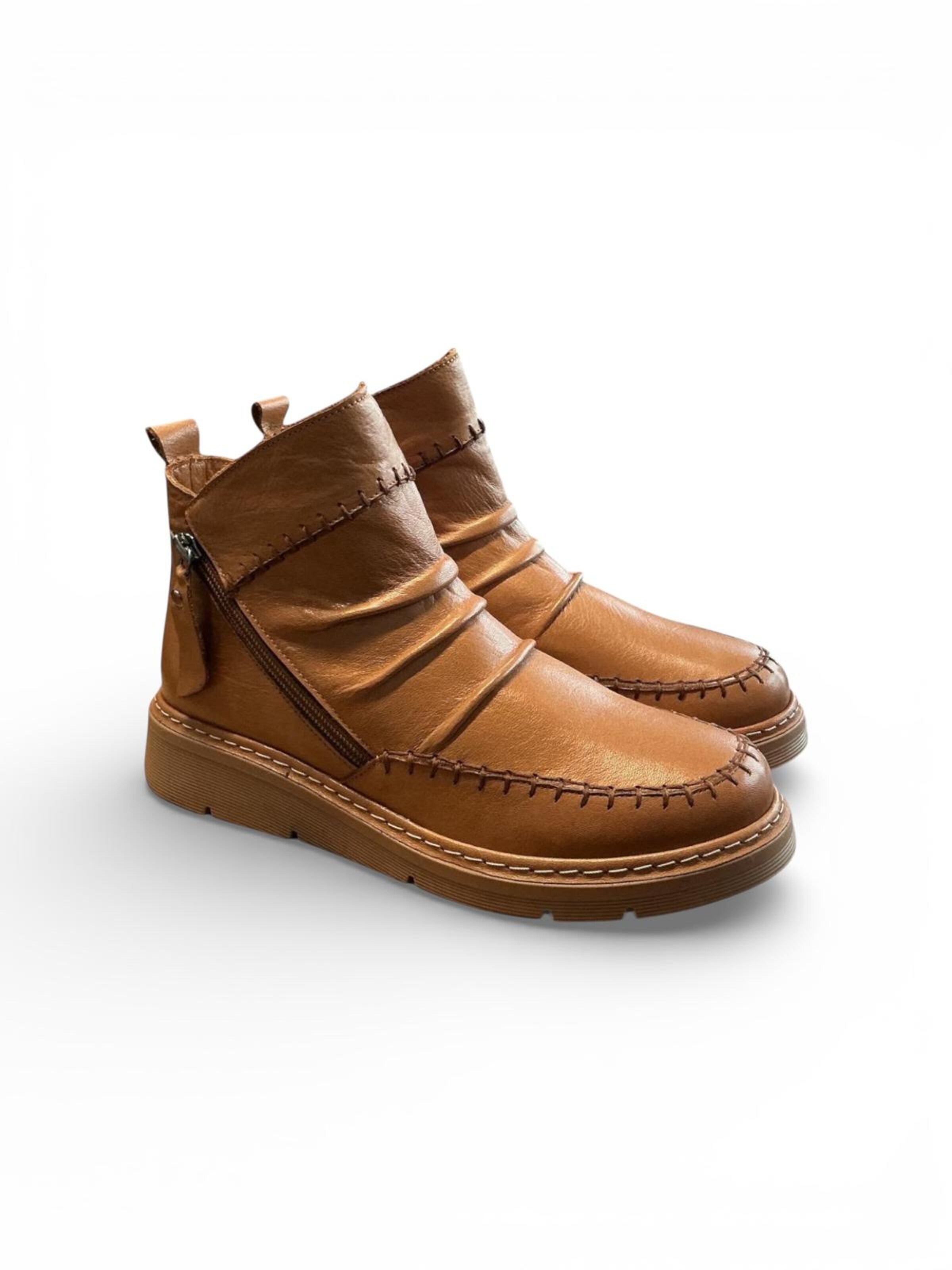 Begoria Boots in Beige