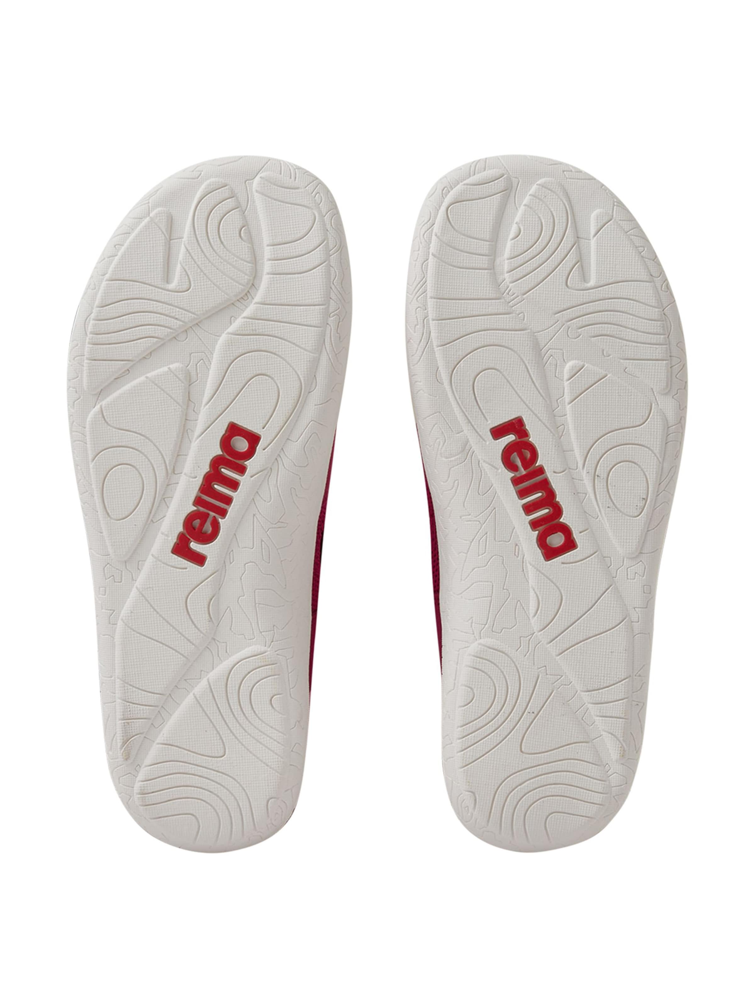 Chaussures ouvertes Reima en rose