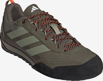 Scarpa bassa 'Skychaser Solo 2' di ADIDAS TERREX in verde: frontale