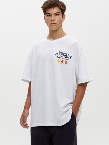 Pull&Bear Shirt in White: front