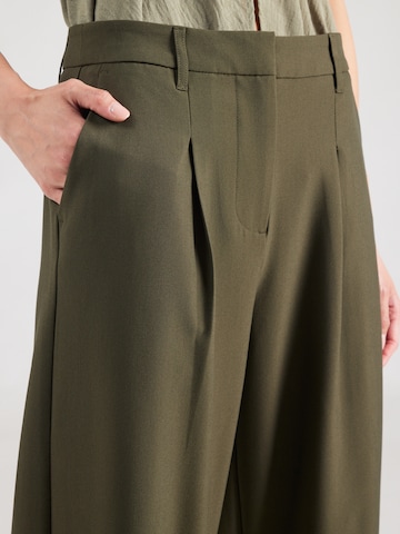 PIECES Barrel Pleat-Front Pants 'PCBosella' in Green