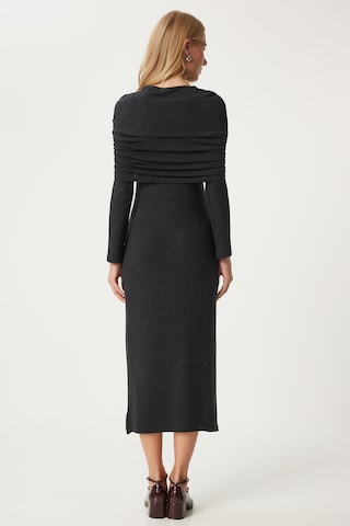 Rochie de la Happiness İstanbul pe gri