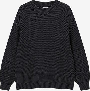 Pull&Bear Пуловер в черно: отпред