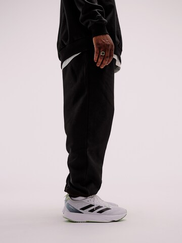 Pacemaker Tapered Trousers 'Sean' in Black