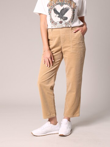 Regular Pantalon 'Wiyana' Deeluxe en beige : devant