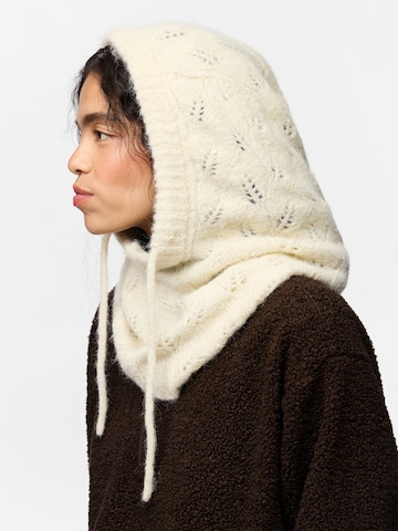 PIECES - Gorra 'PCNambi' en blanco