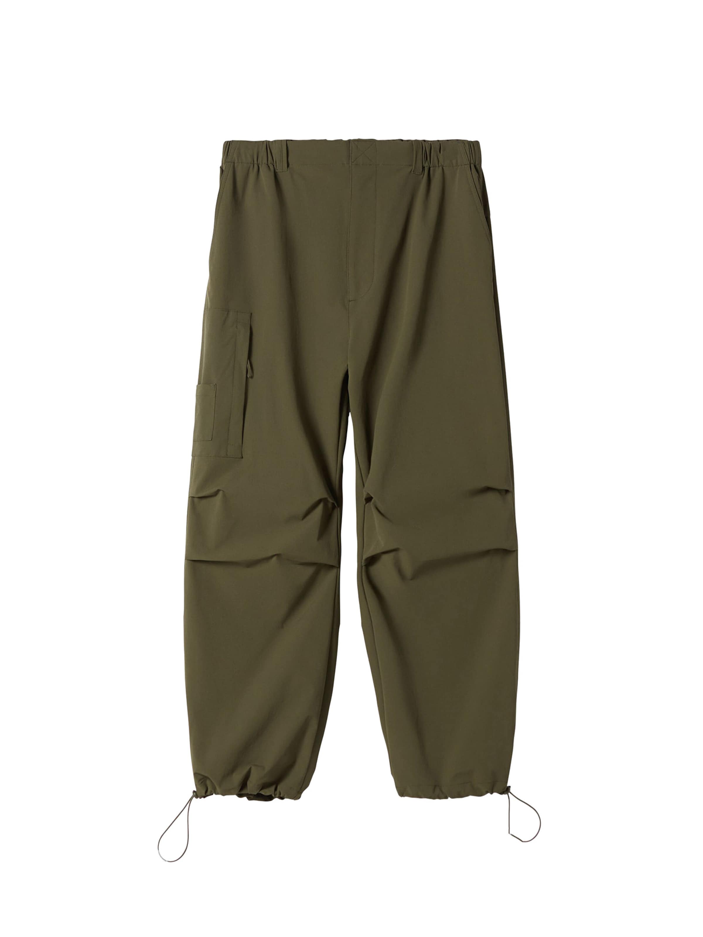 Bershka Tapered Cargobroek in Groen: voorkant