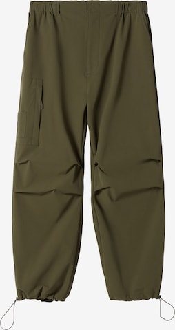 Bershka Tapered Cargo trousers in Green: front