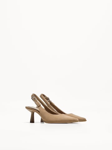 Escarpins à bride arrière Bershka en marron