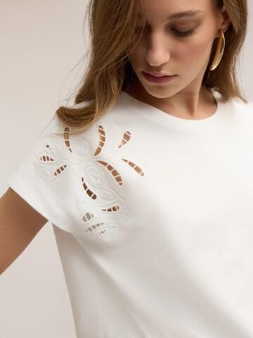 MOTIVI Shirt in Weiß
