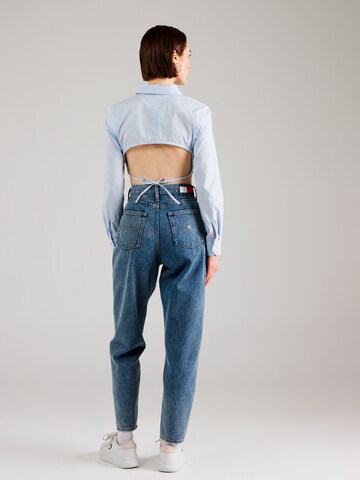 Tommy Jeans Tapered Jeans 'MOM JeansS' i blå