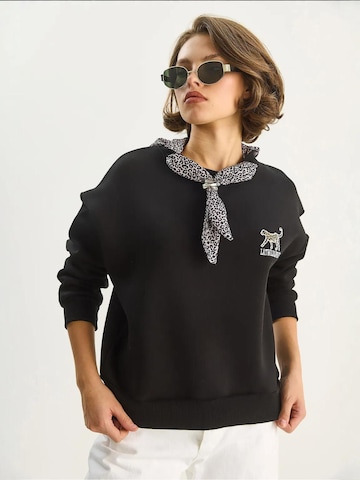 Bianco Lucci Sweatshirt in Black