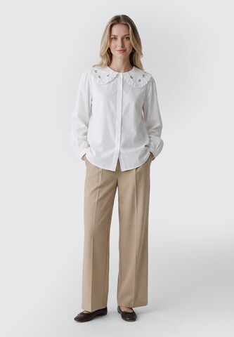 Usha - Blusa en blanco