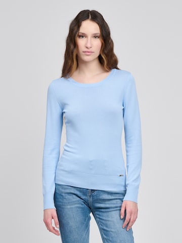 Influencer Svetr – modrá: přední strana