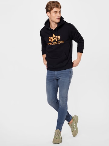 ALPHA INDUSTRIES Regular Fit Sweatshirt in Schwarz