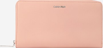 Calvin Klein Portemonnee in Roze: voorkant