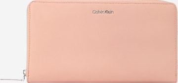 Calvin Klein Wallet in Pink: front