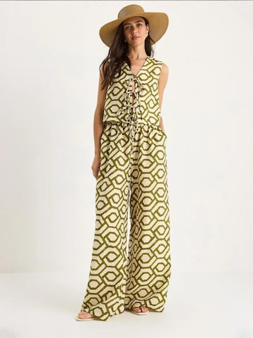 Completo pantalone di Bianco Lucci in giallo: frontale