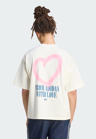 ADIDAS ORIGINALS - Camiseta 'V-Day Big Heart' en blanco: frente