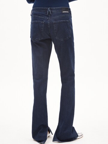 Coupe slim Jean ' LINDAA' ARMEDANGELS en bleu