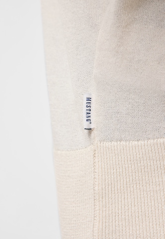 MUSTANG Pullover 'Marianna' in Weiß