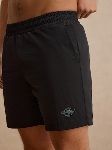 Shorts de bain 'Laurin' DAN FOX APPAREL en noir