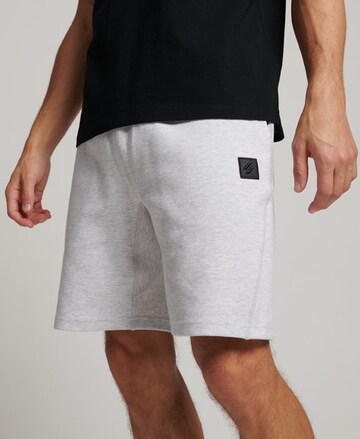 Regular Pantalon Superdry en gris : devant
