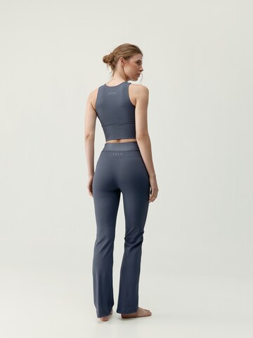Haut de sport ' Kaia ' Born en bleu