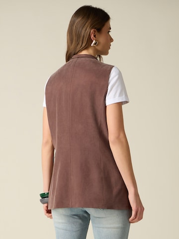 oltre Vest in Brown