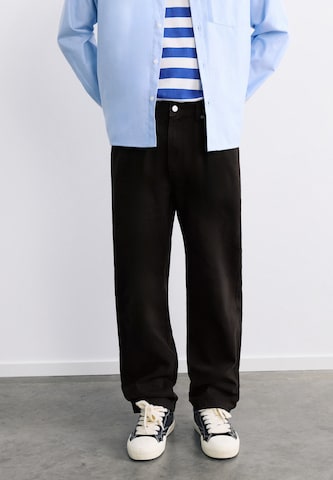 Pull&Bear Regular Byxa i svart: framsida