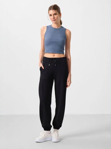Effilé Pantalon Tommy Life en noir
