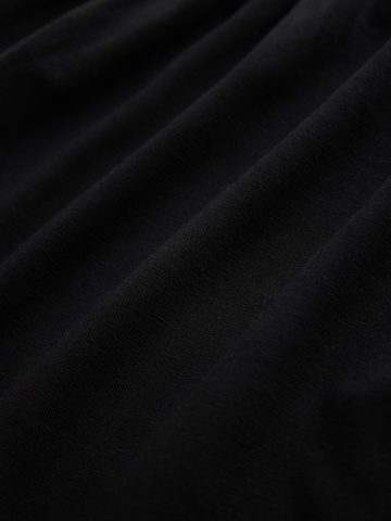 Robe Next en noir