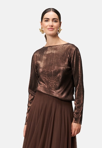 zero Shirt in Brown: front