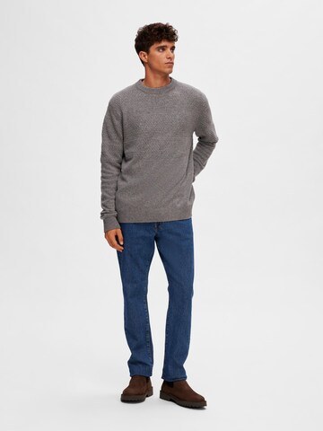 SELECTED HOMME Pullover in Grau