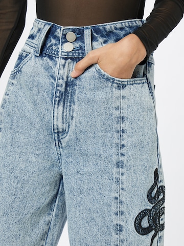 ABOUT YOU x INNA Wide Leg Jeans 'Lou' i blå