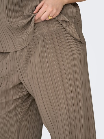 Loosefit Pantalon ONLY Carmakoma en marron