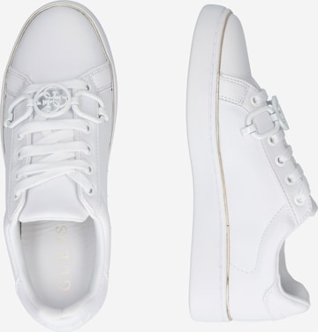 GUESS Sneaker 'BABEE' in Weiß
