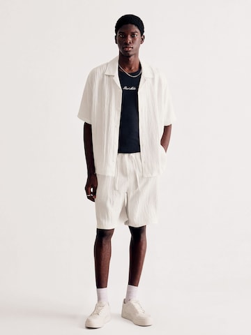 Bershka Trenirka za tek | bela barva: sprednja stran