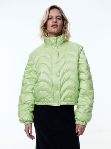 EDITED Демисезонная куртка 'Gioia' в Зеленый: спереди