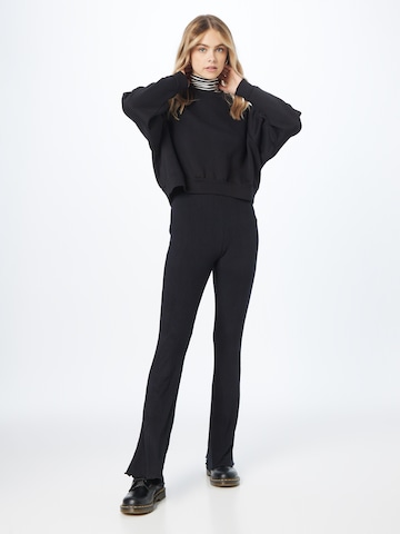 évasé Pantalon 'Jasmin' PIECES en noir