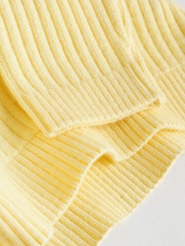 Next - Conjunto en amarillo