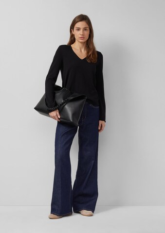s.Oliver Shoulder Bag in Black: front